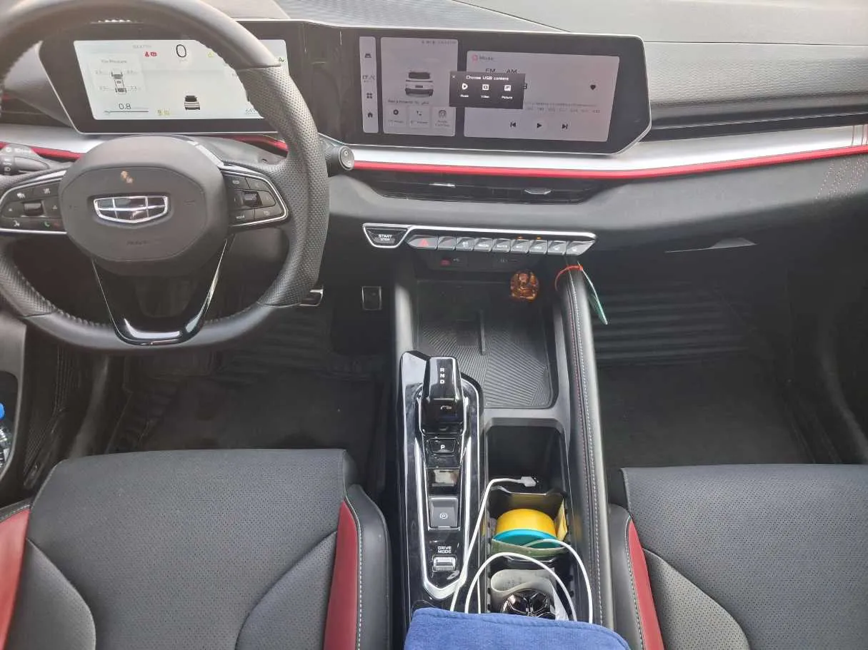 Car image 18
