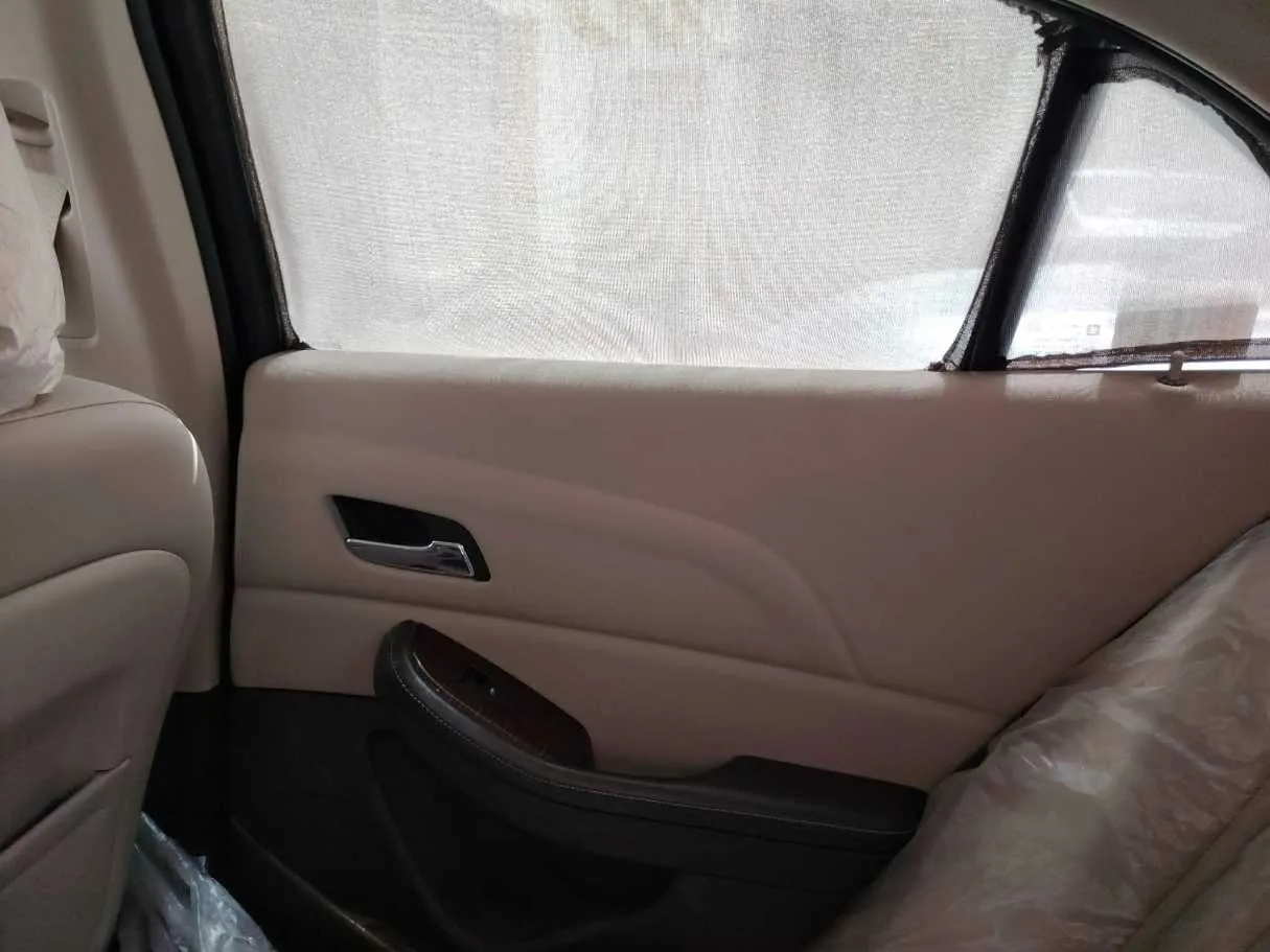 Car image 32