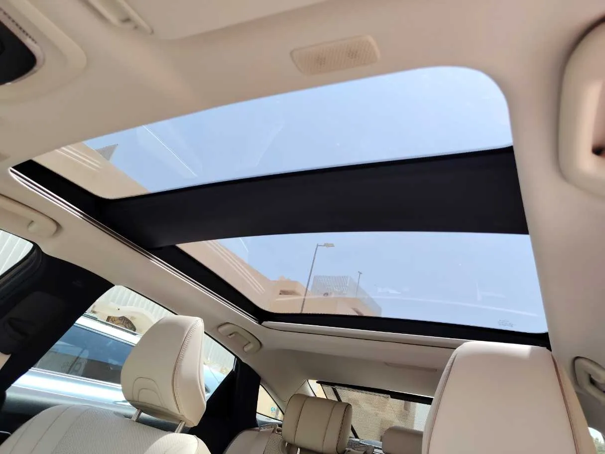 Car image 24