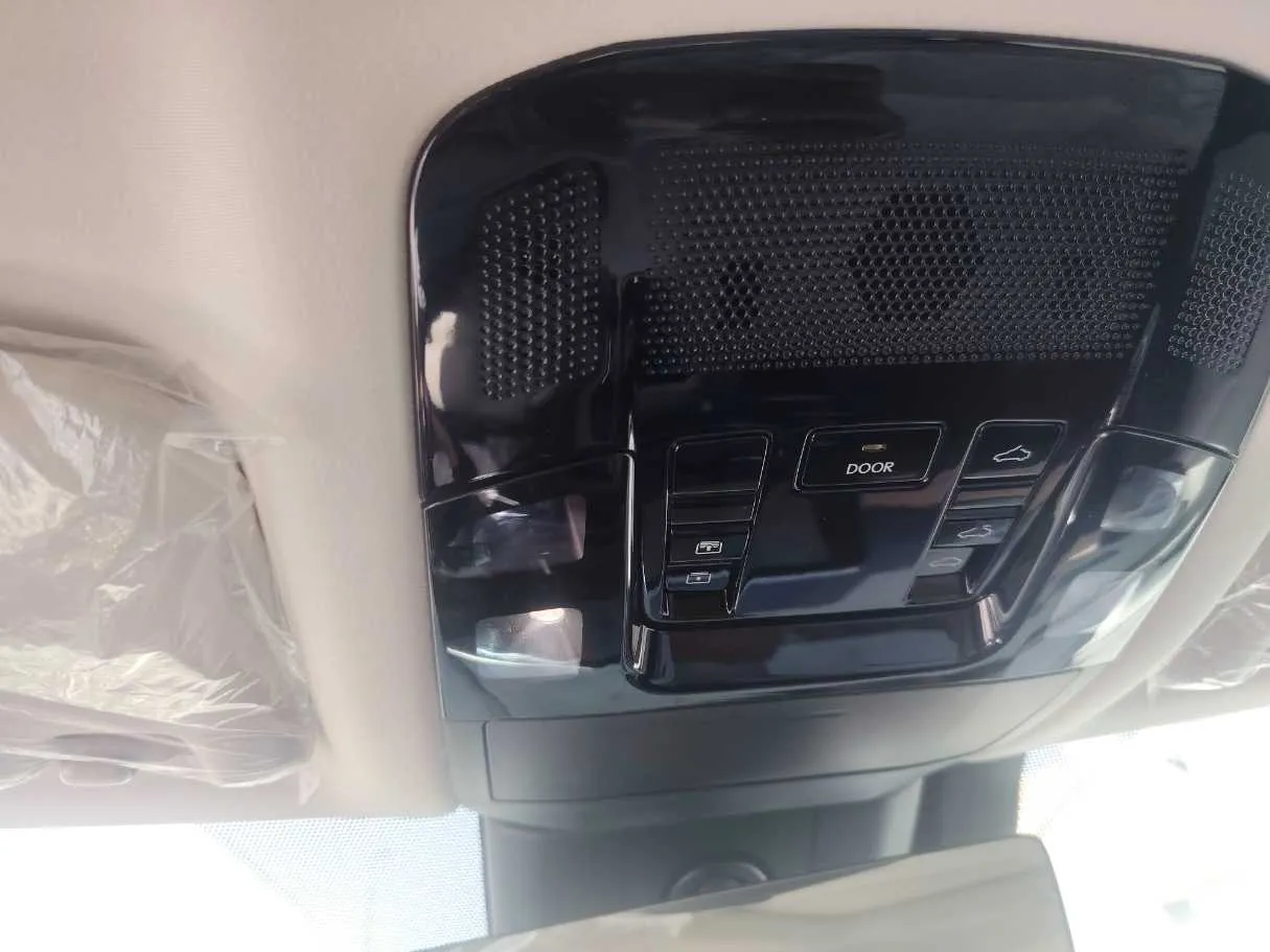 Car image 31