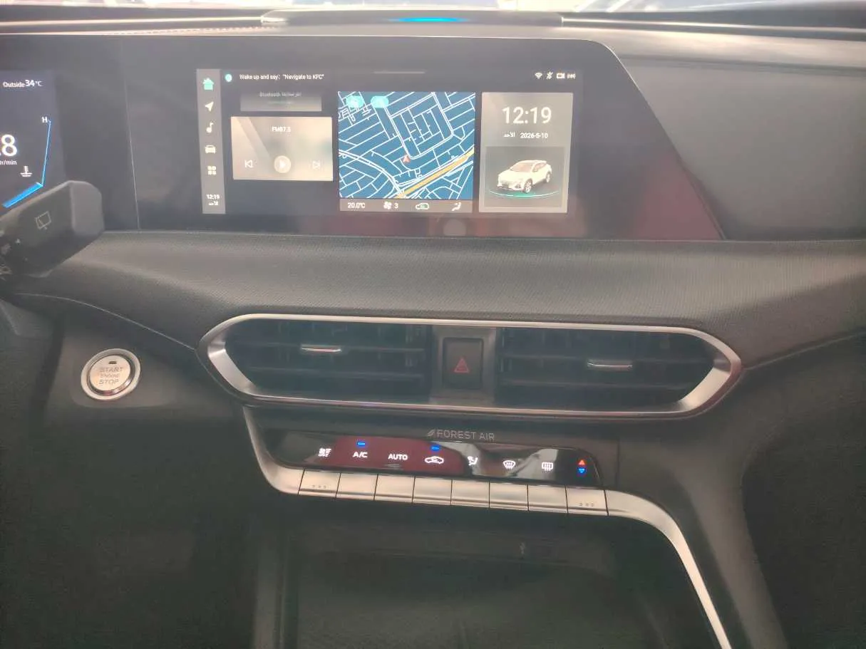 Car image 24