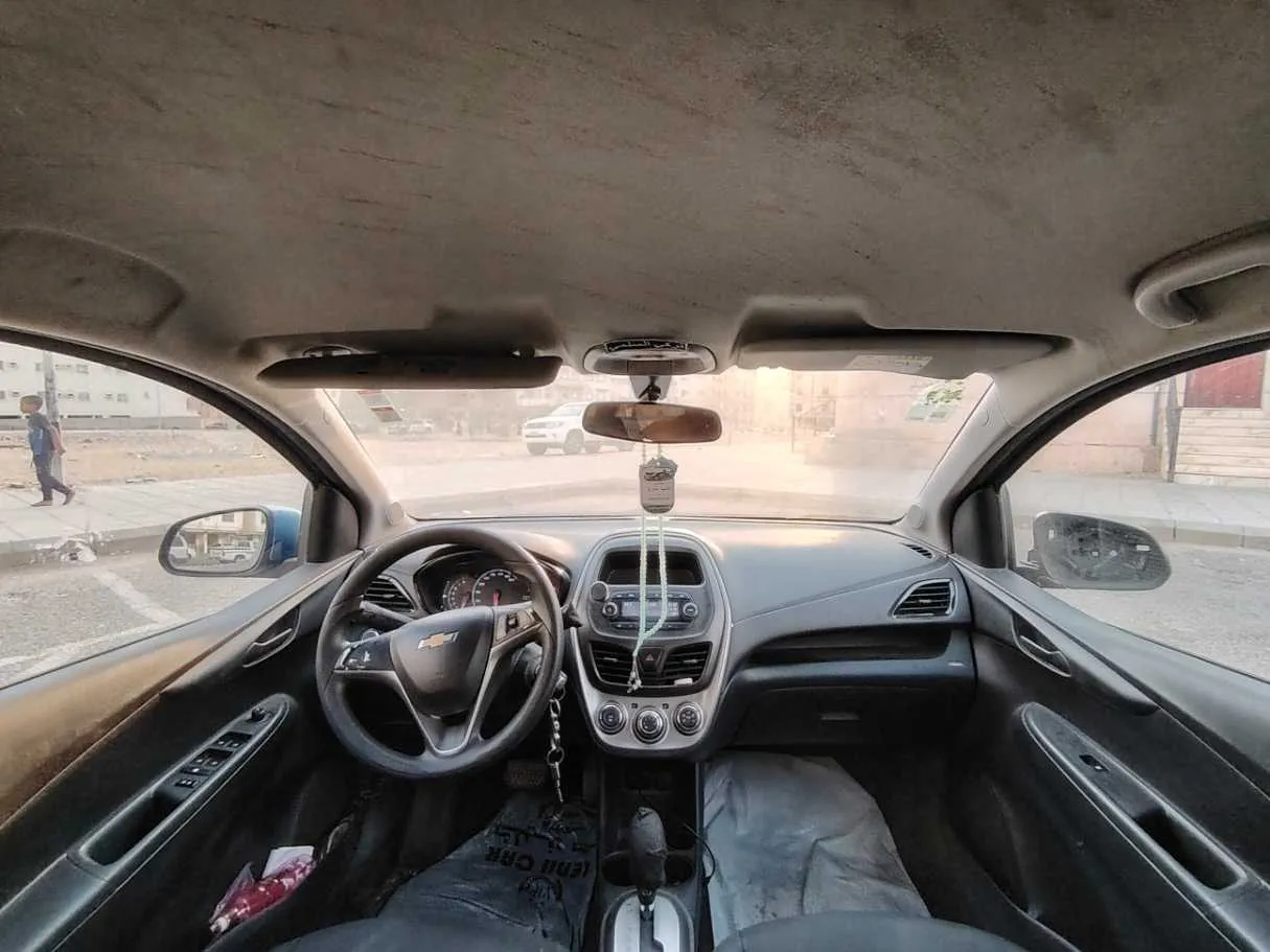 Car image 17
