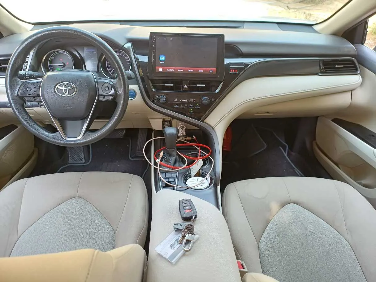 Car image 15