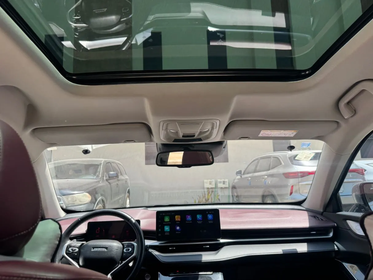 Car image 14