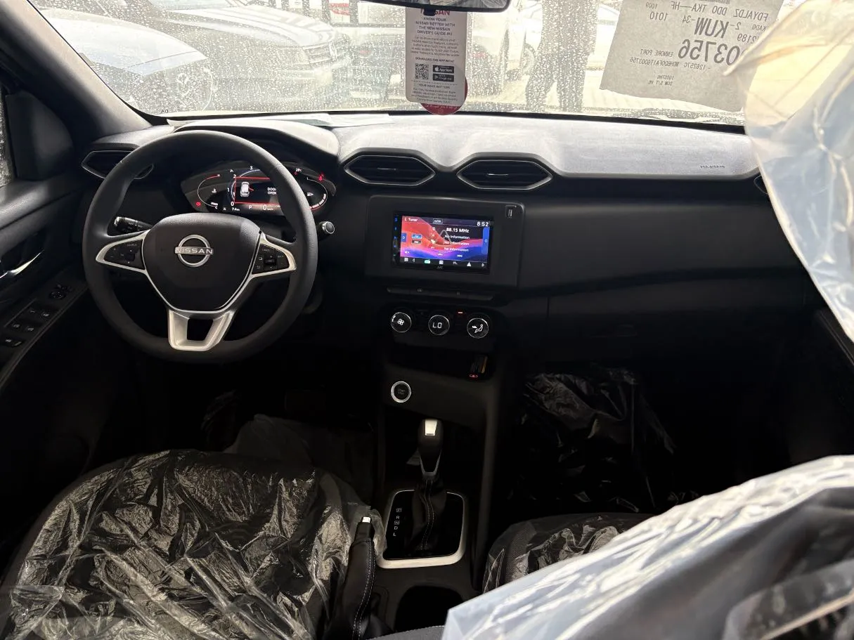 Car image 16