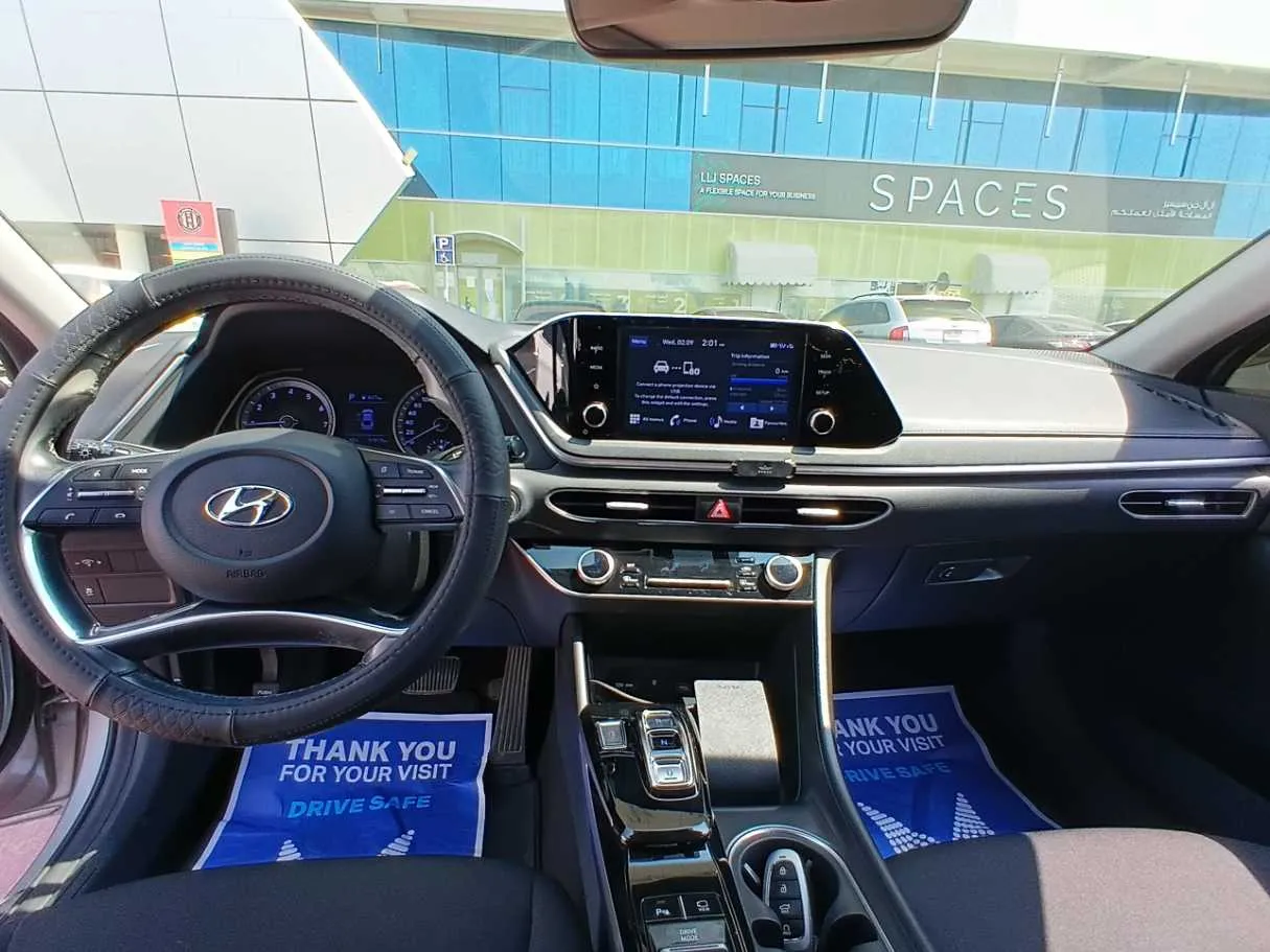 Car image 15
