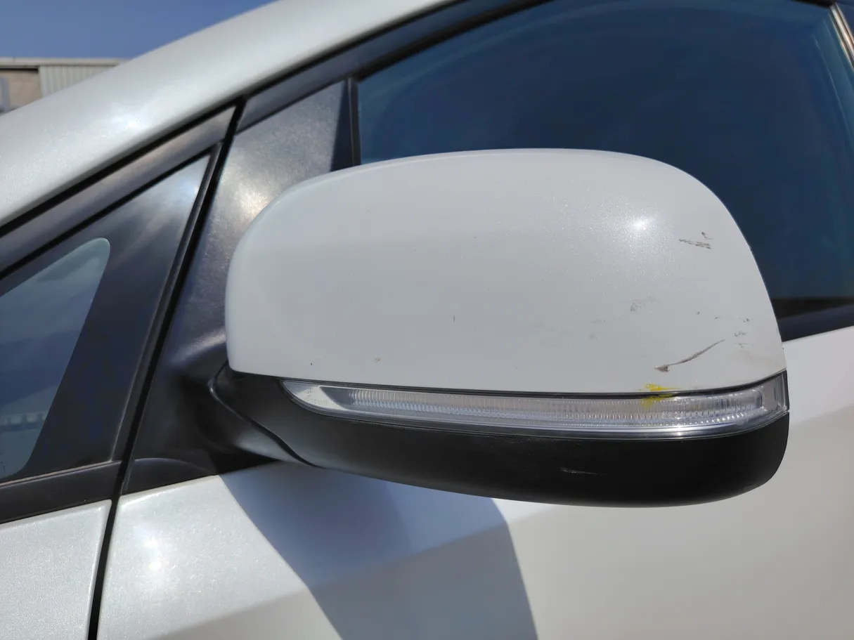 Car image 26