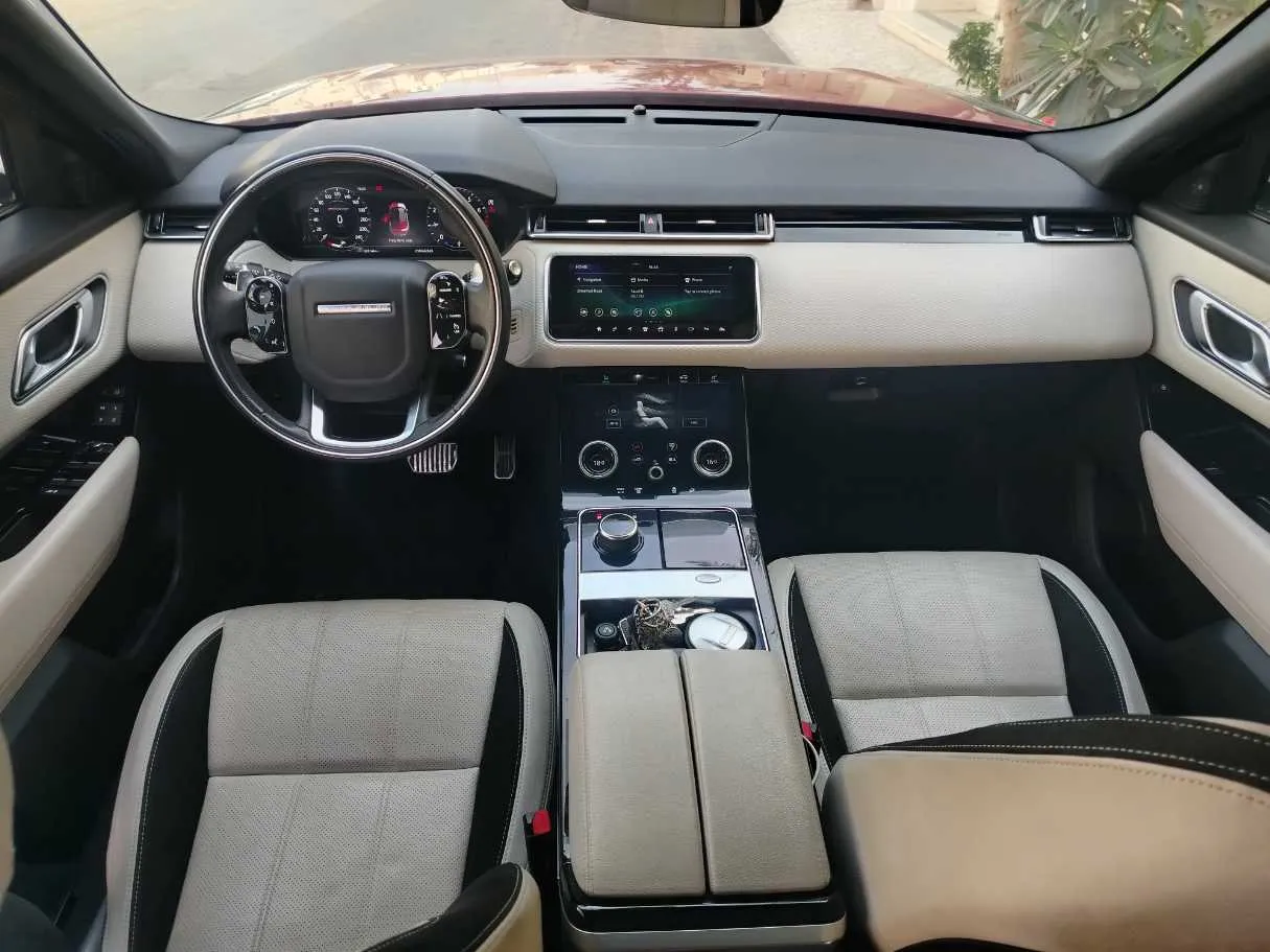 Car image 23