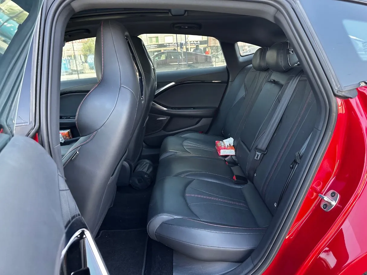 Car image 16
