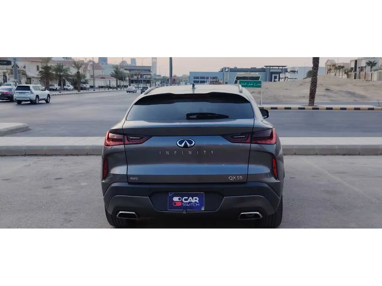 Car image 6