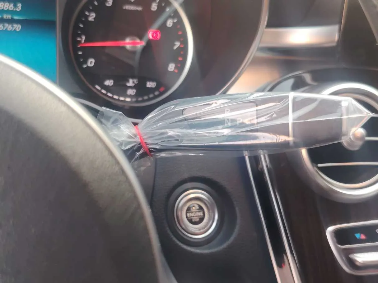 Car image 28
