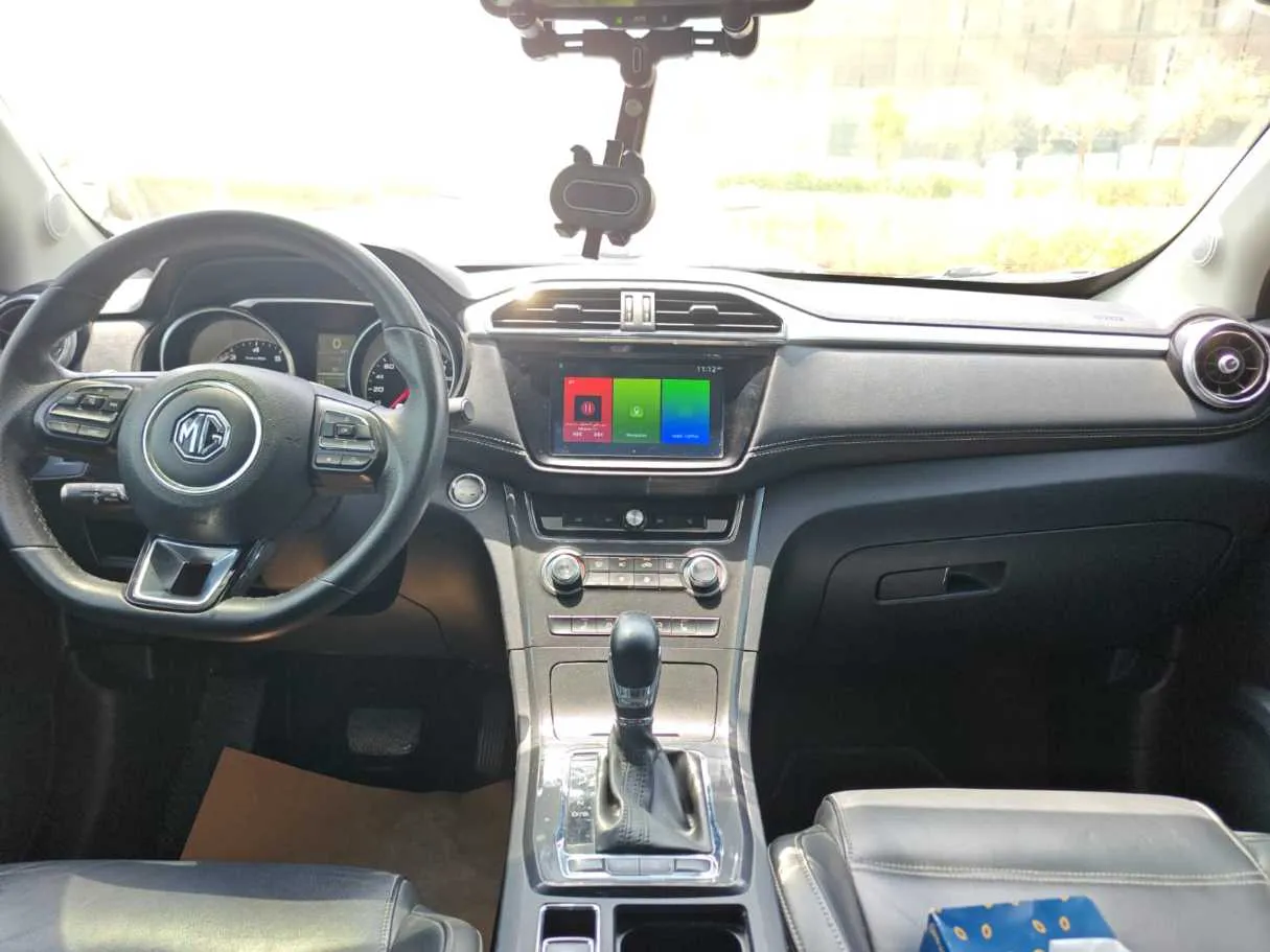 Car image 14
