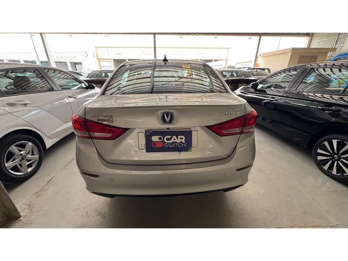 Car image 5