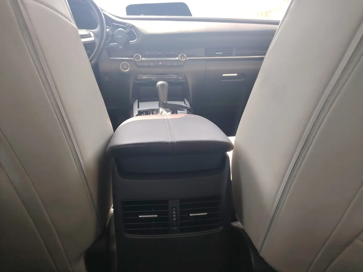 Car image 28