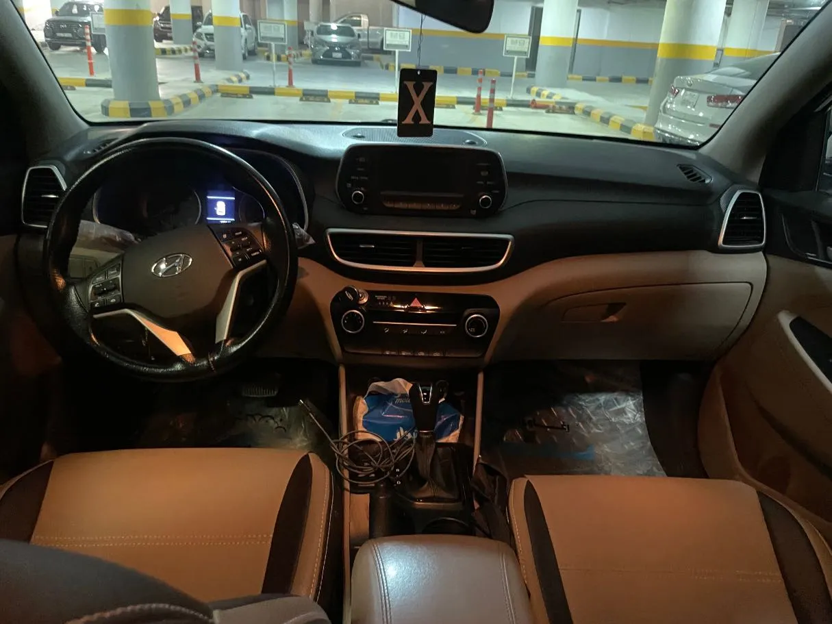 Car image 17