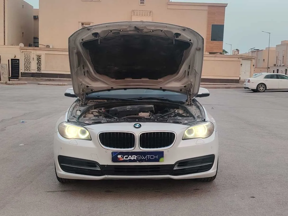 Car image 30