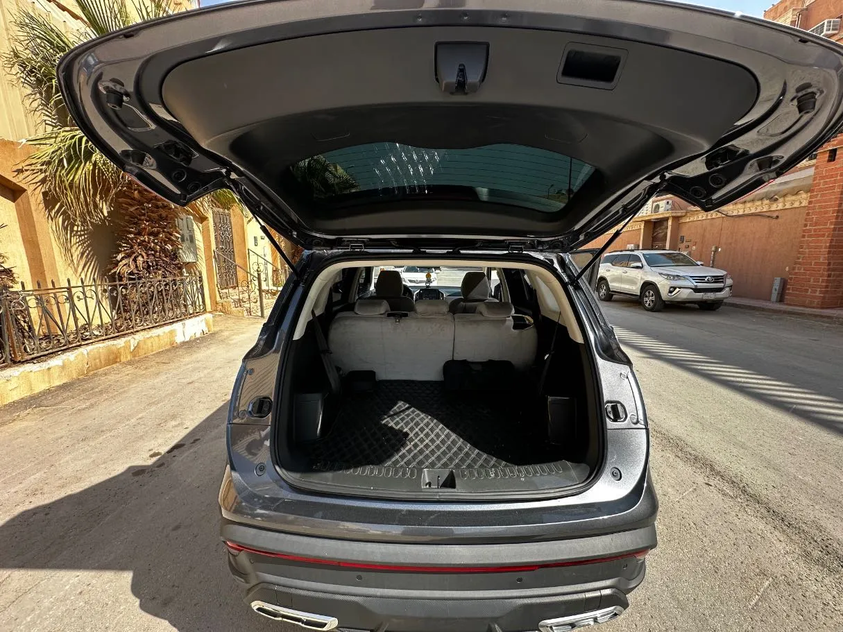 Car image 22