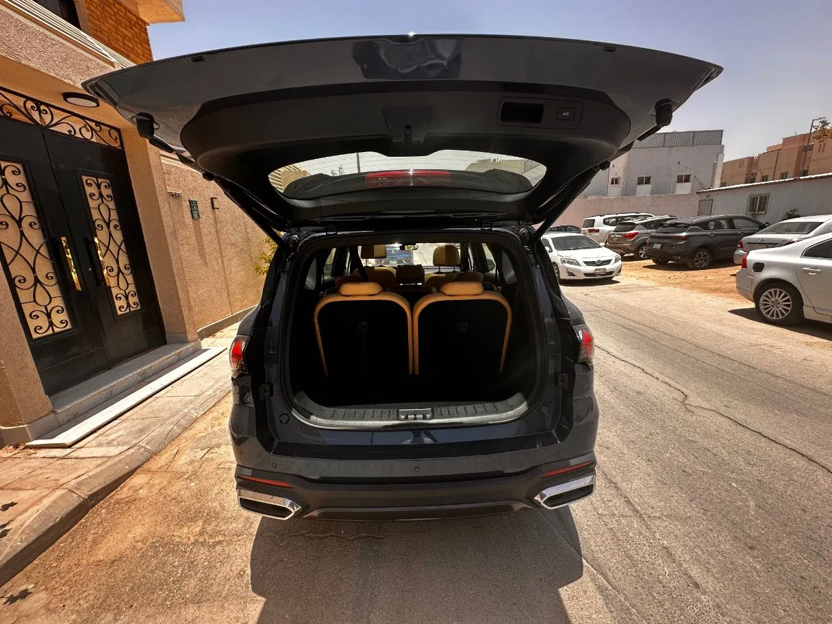 Car image 22