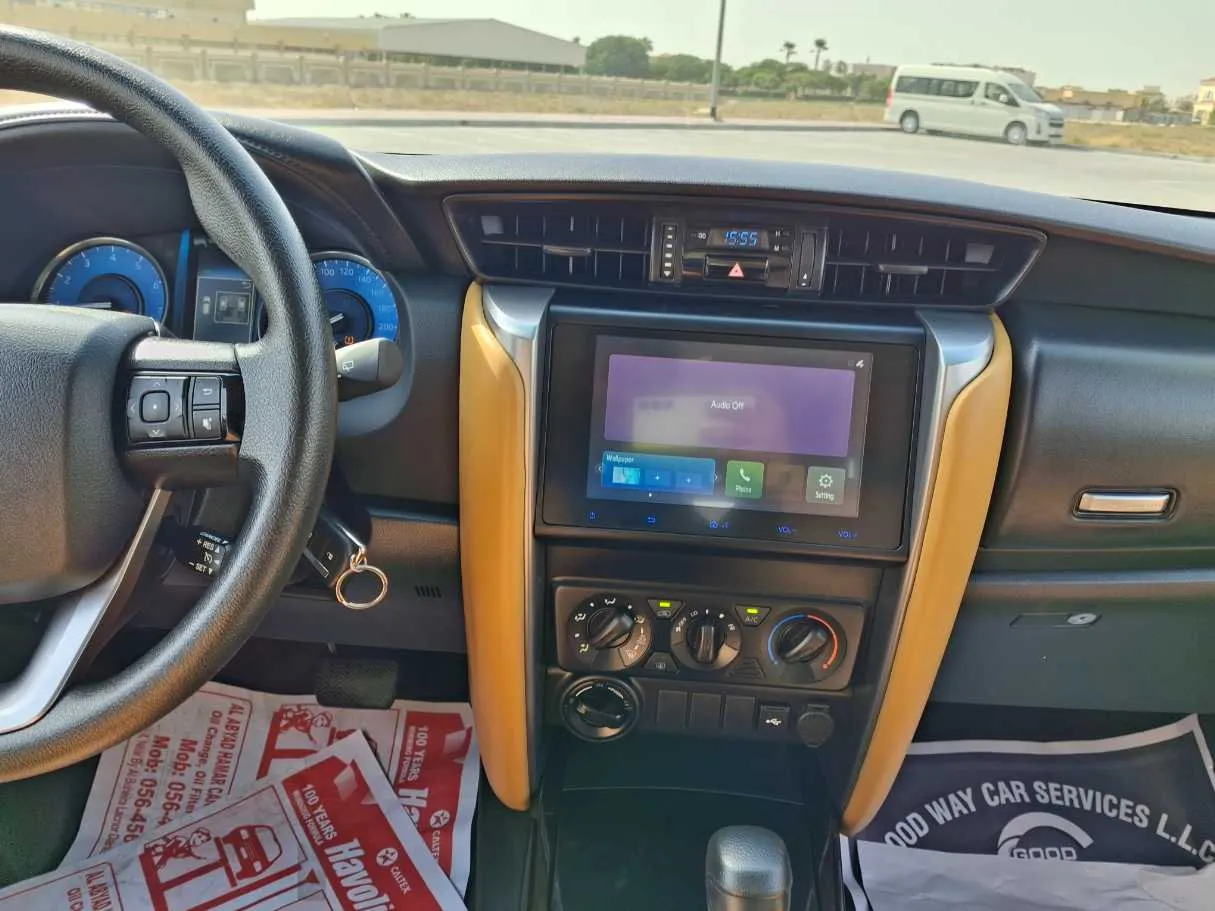 Car image 16