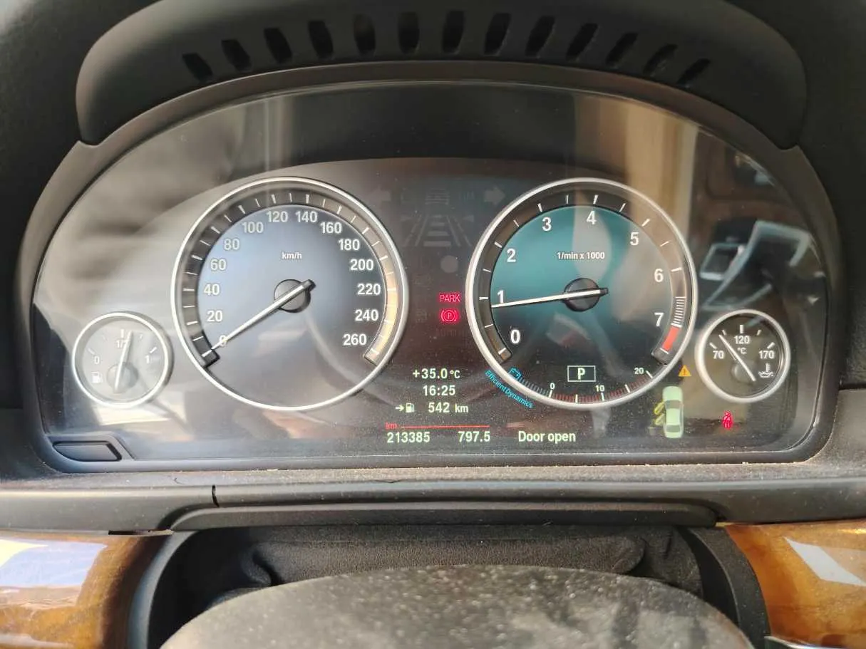 Car image 28