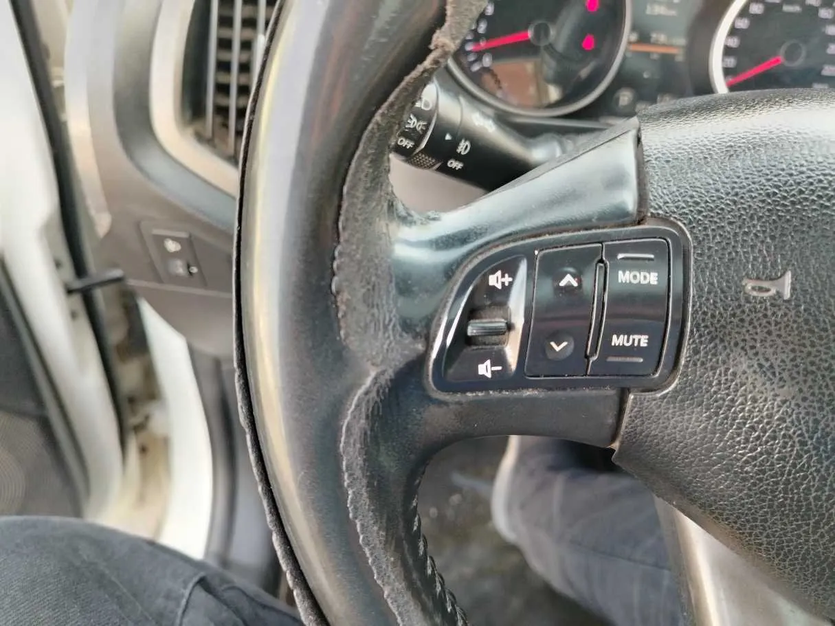 Car image 38