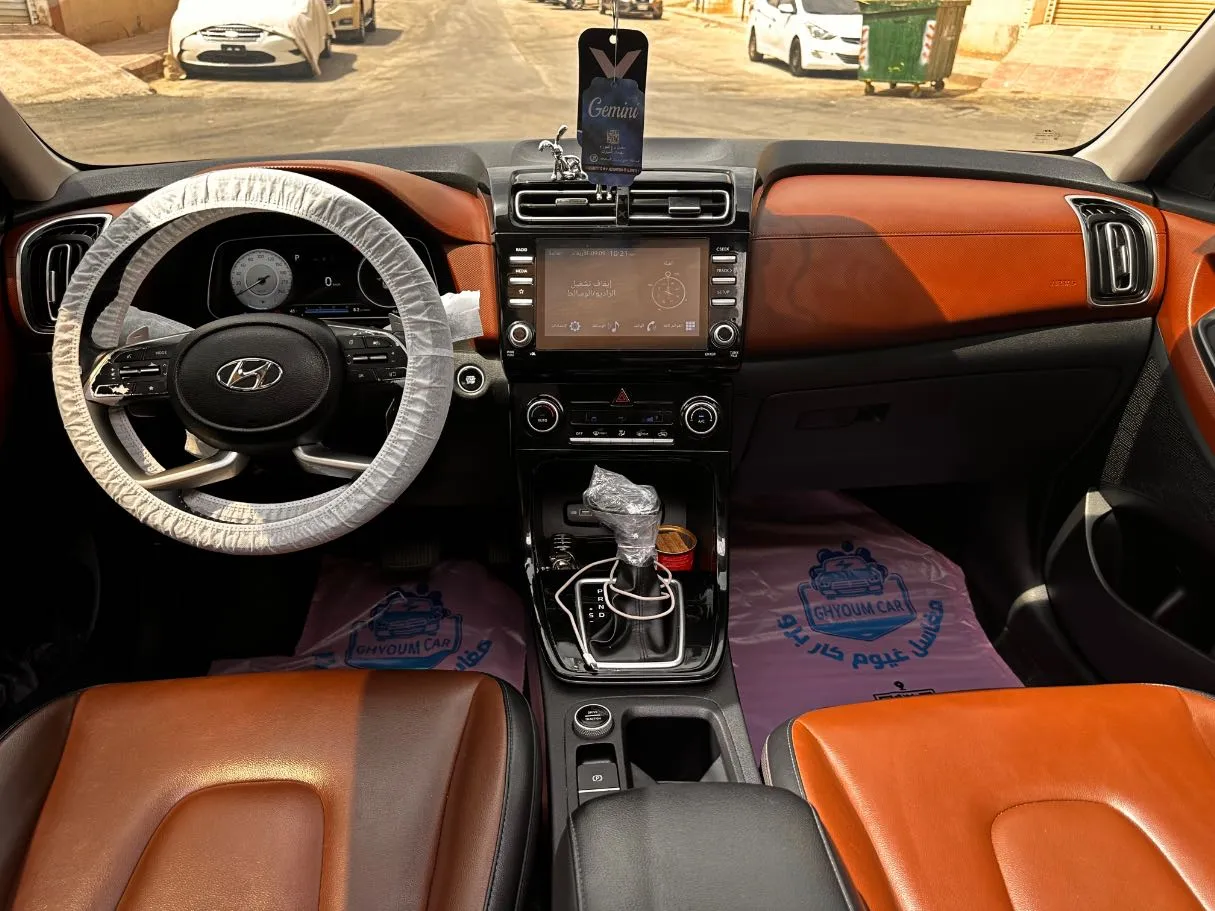 Car image 16