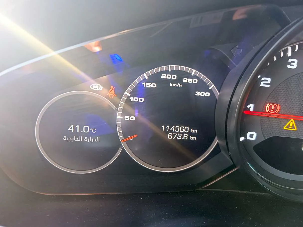 Car image 30