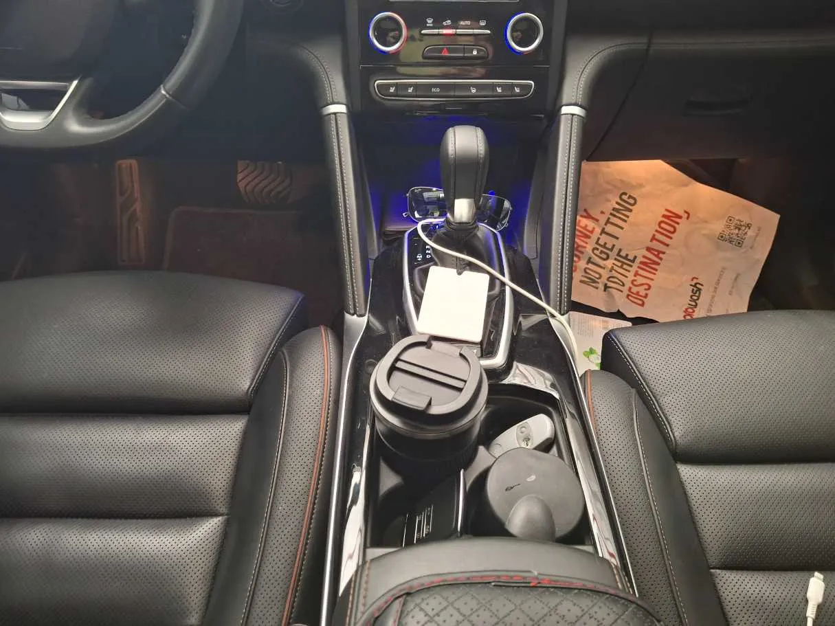 Car image 15