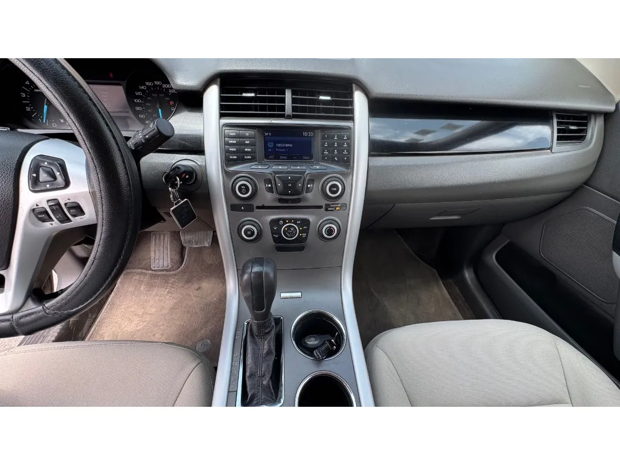 Car image 17