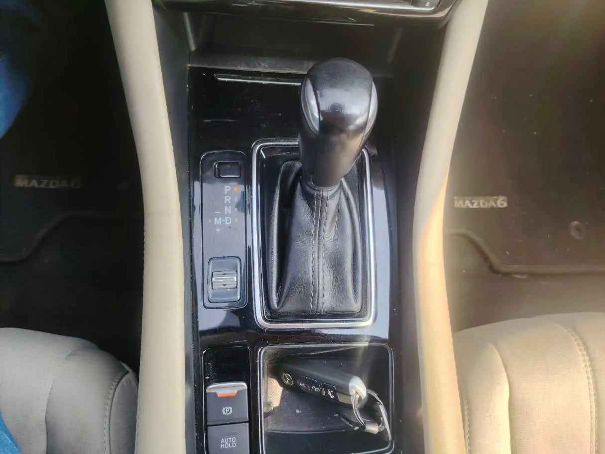 Car image 23