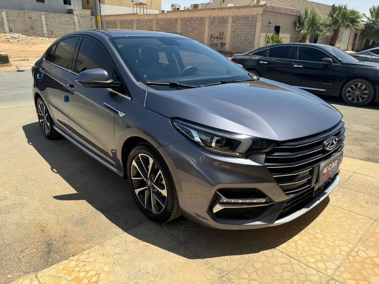 Car image 3