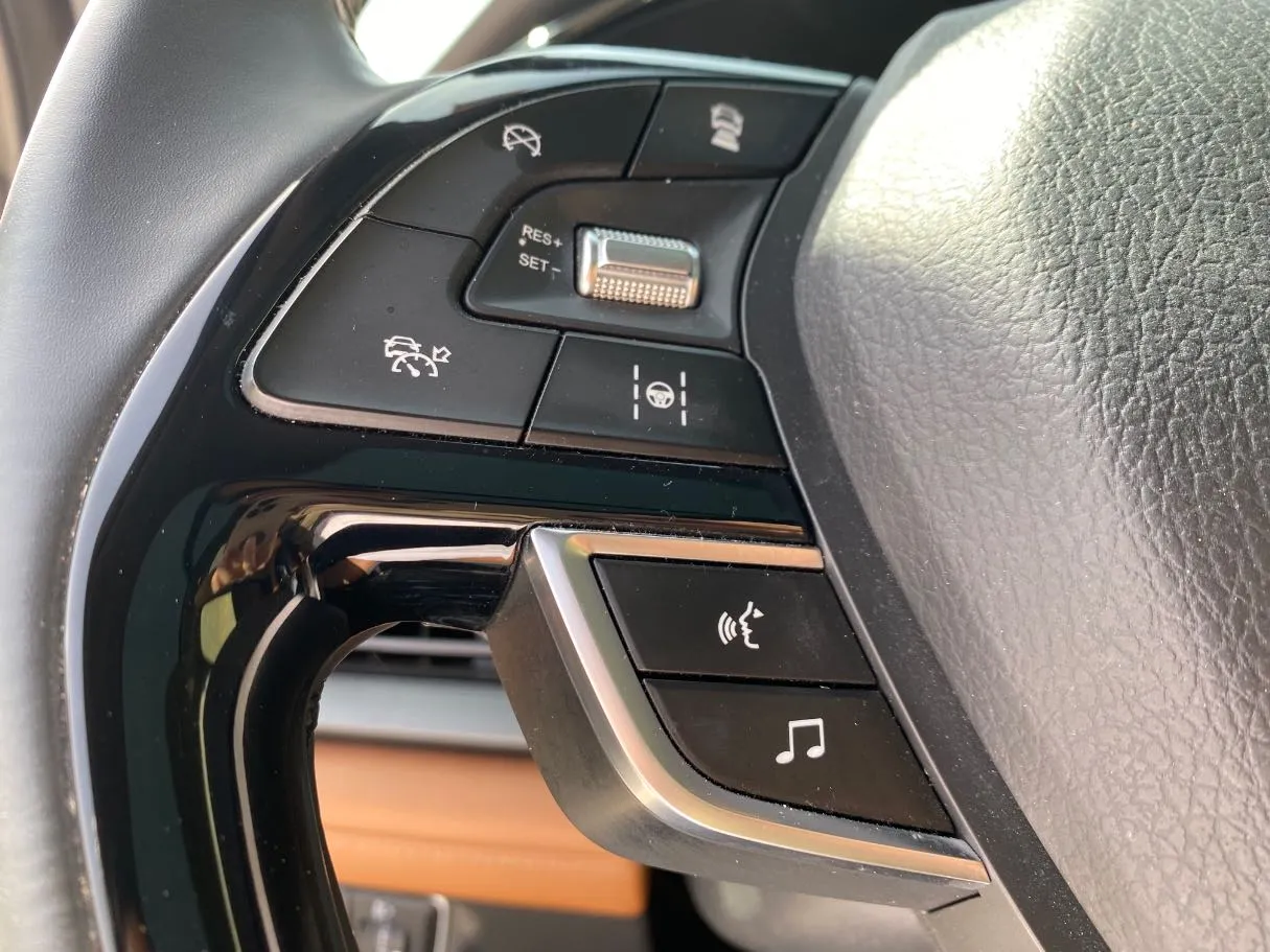 Car image 34