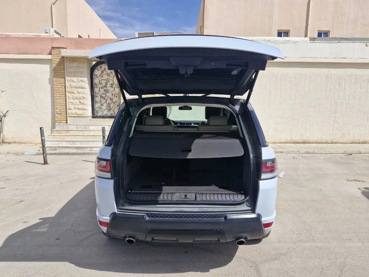 Car image 20