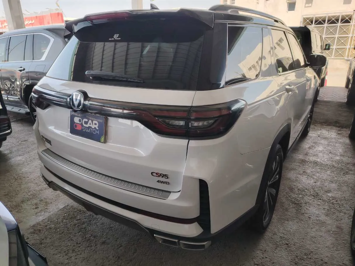 Car image 6