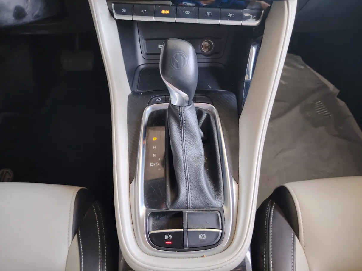 Car image 27