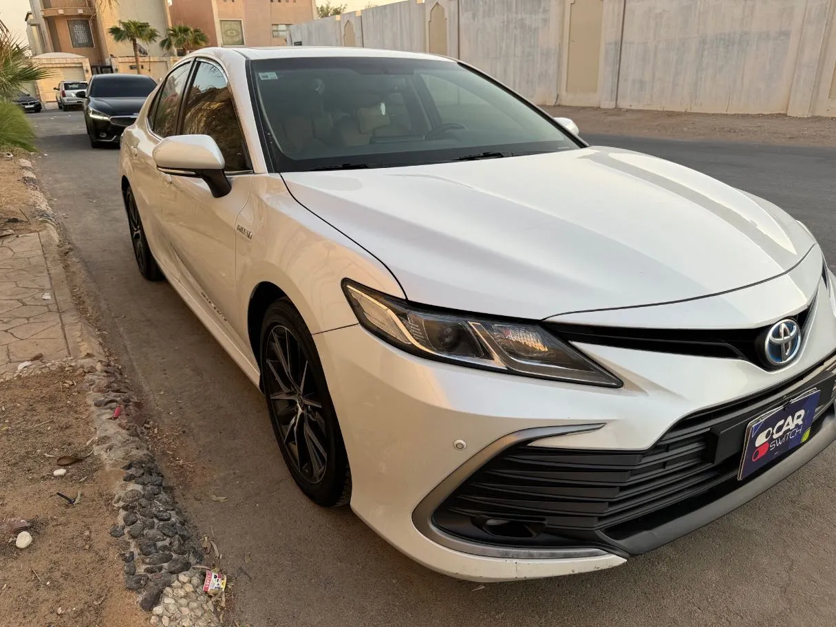 Car image 3