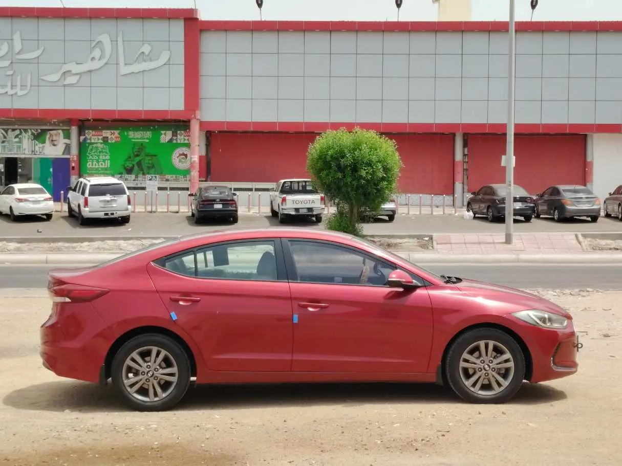 Car image 4