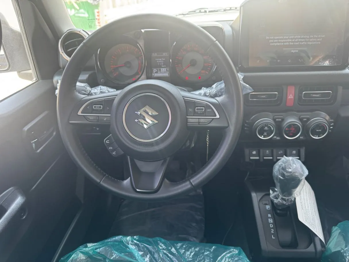 Car image 16