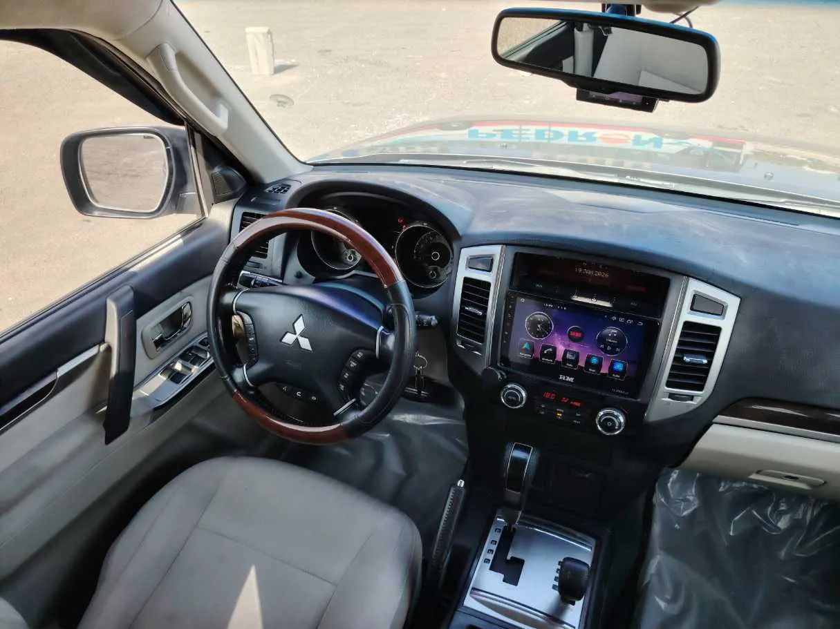 Car image 23