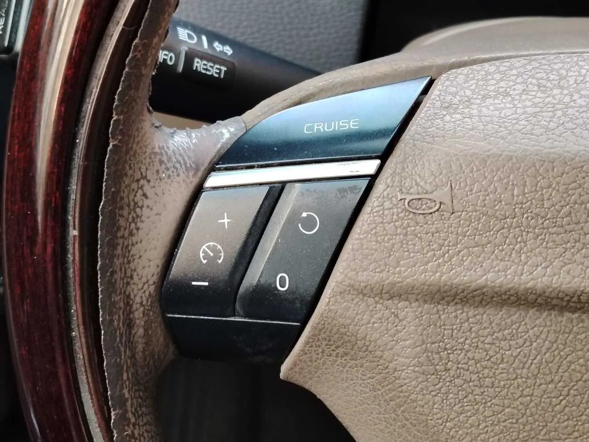 Car image 36