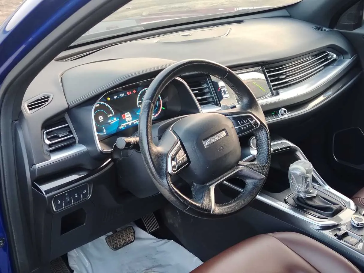 Car image 13