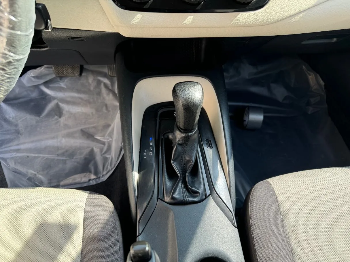 Car image 15