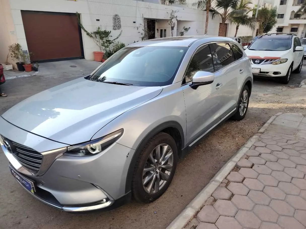 Car image 8