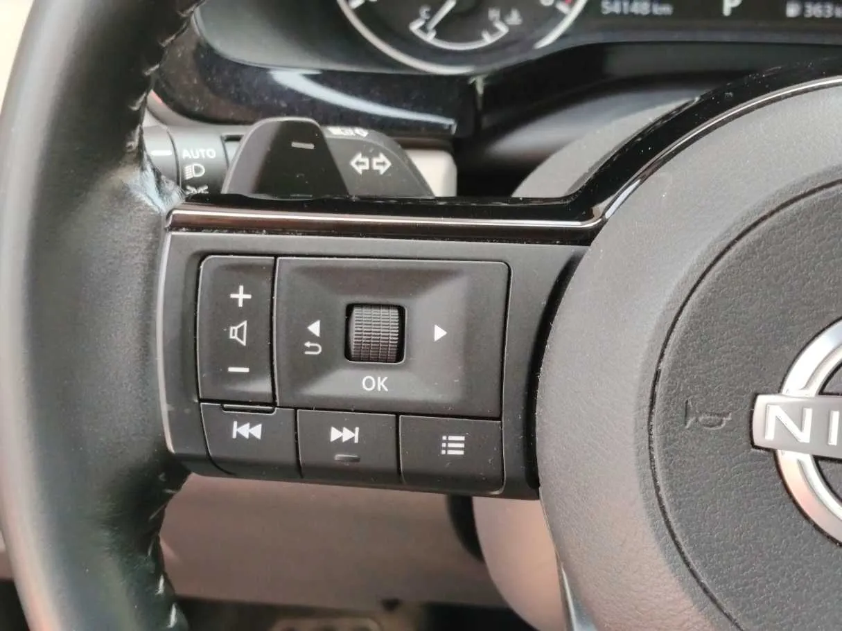 Car image 26