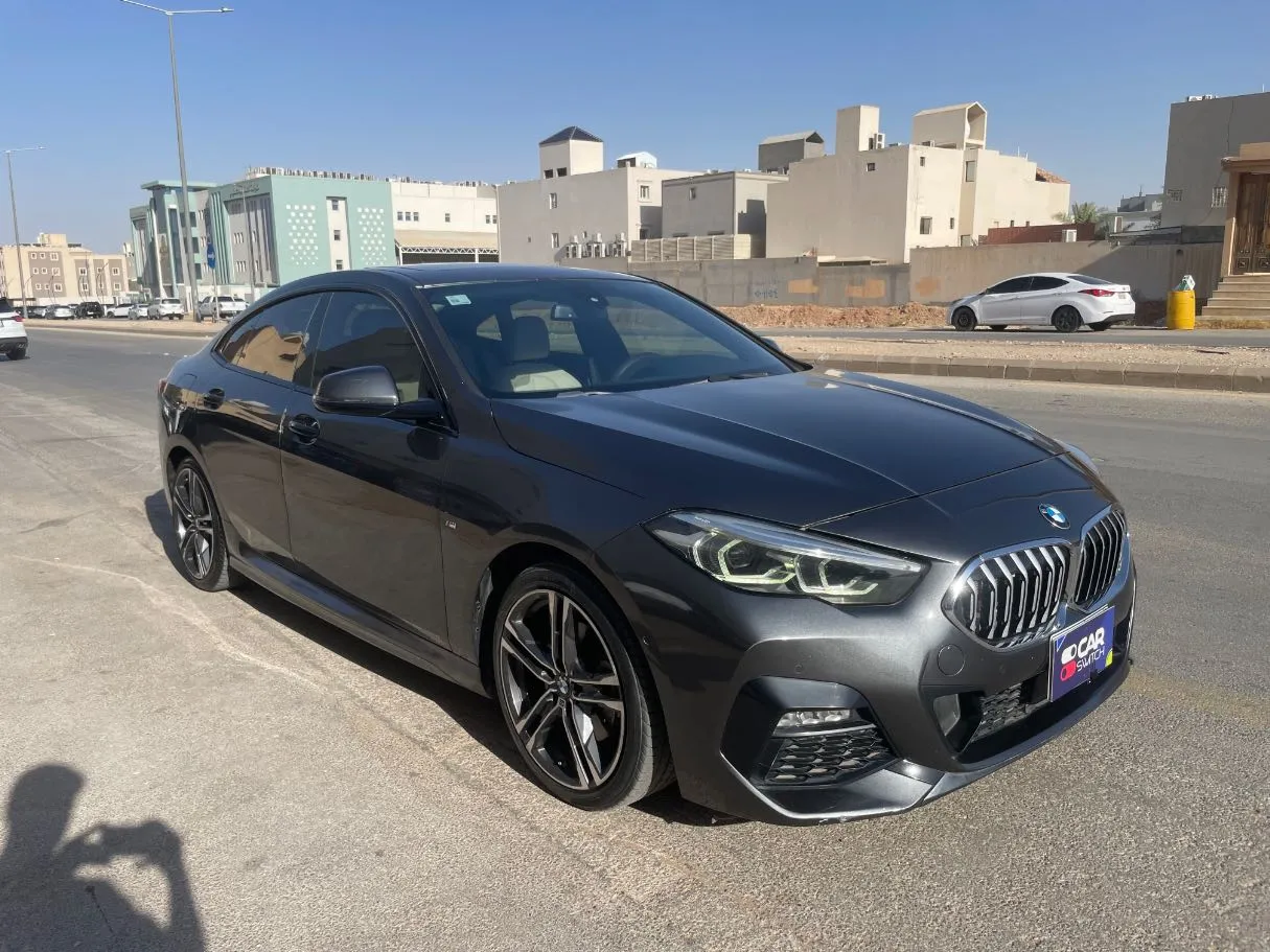 Car image 3