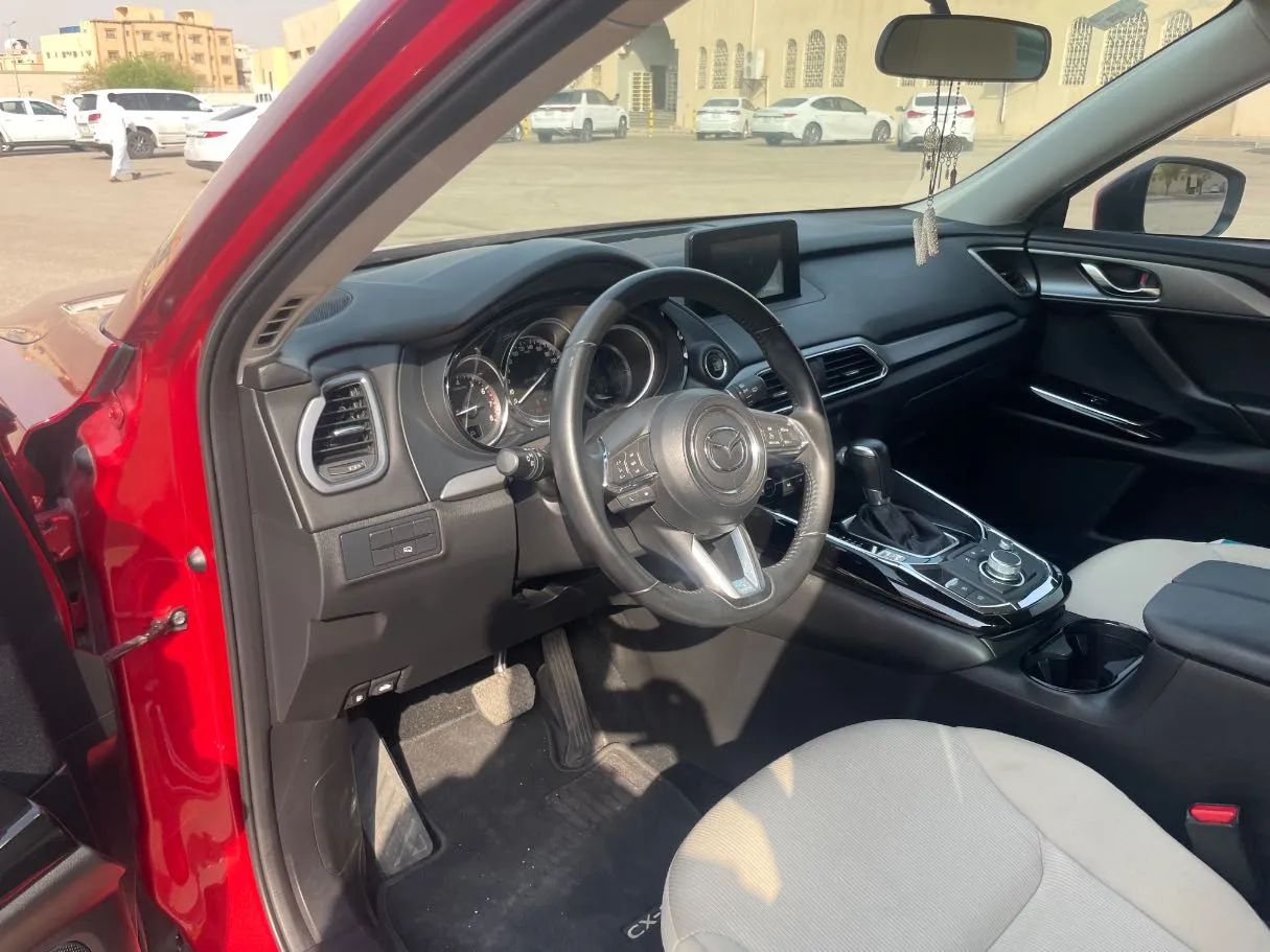 Car image 11