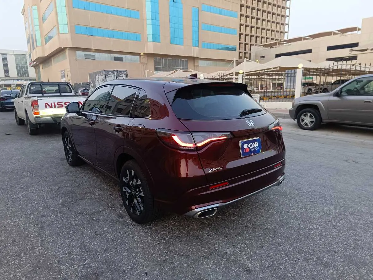 Car image 7