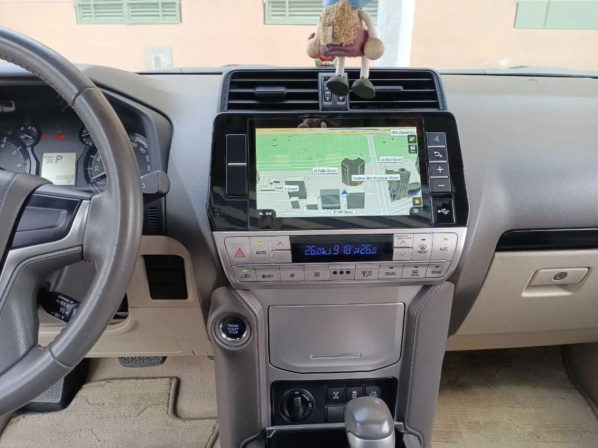 Car image 16