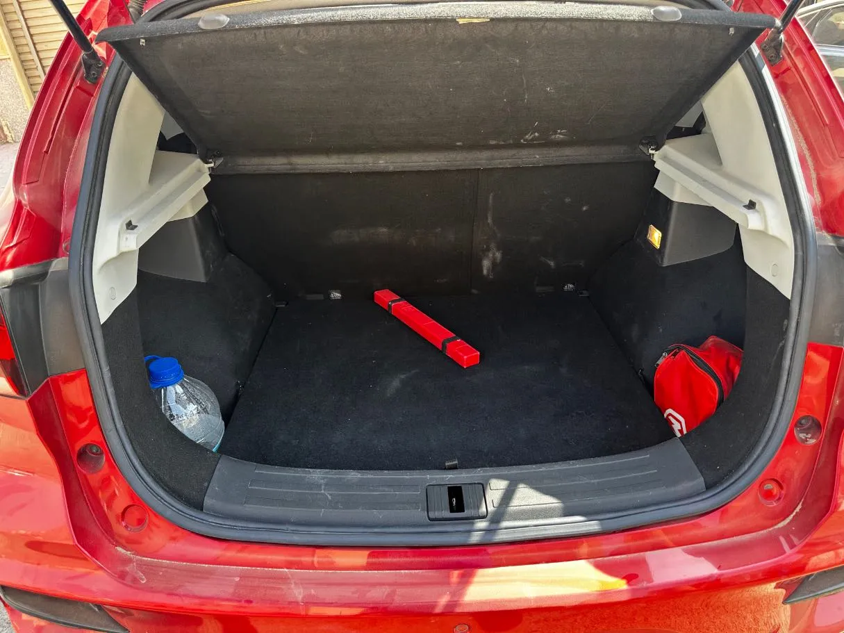 Car image 23