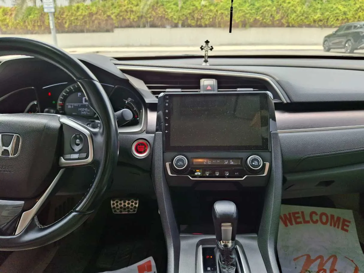 Car image 15